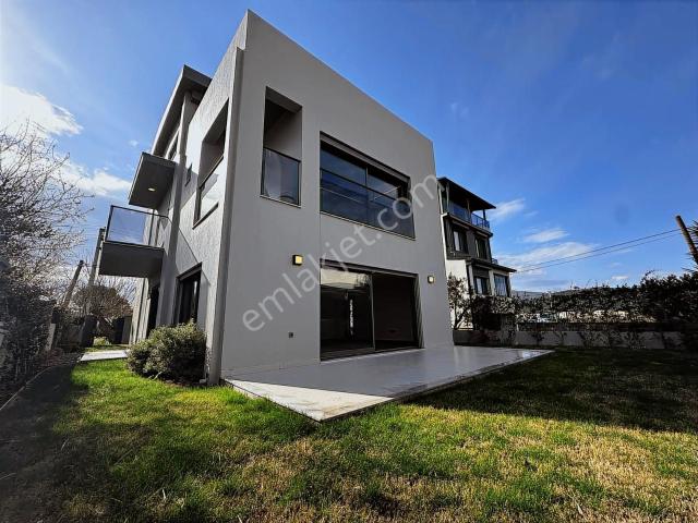 Urla, İzmir içerisinde satılık Villa