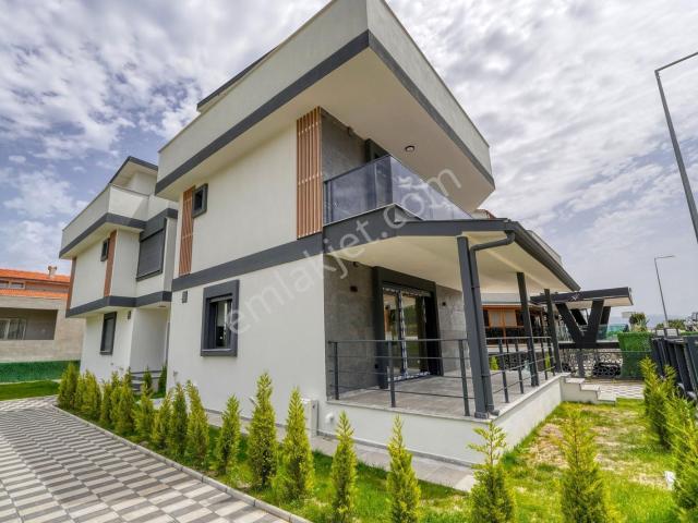 Urla, İzmir içerisinde satılık Villa