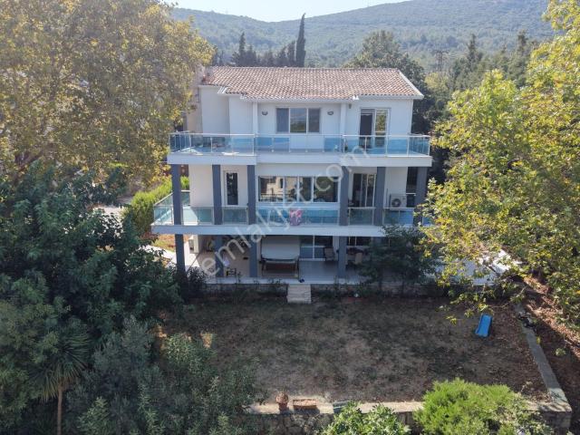 Urla, İzmir içerisinde satılık Villa