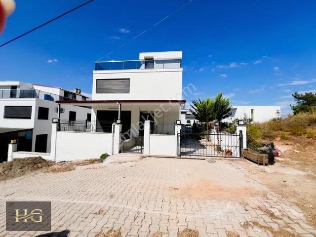 Kalabak Mahallesi, Urla içerisinde satılık Villa