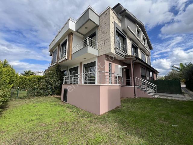 Kalabak Mahallesi, Urla içerisinde satılık Villa
