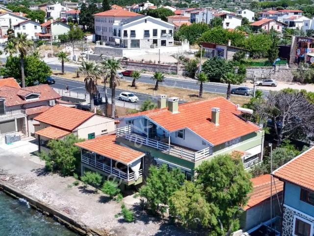 Kalabak Mahallesi, Urla içerisinde satılık Villa
