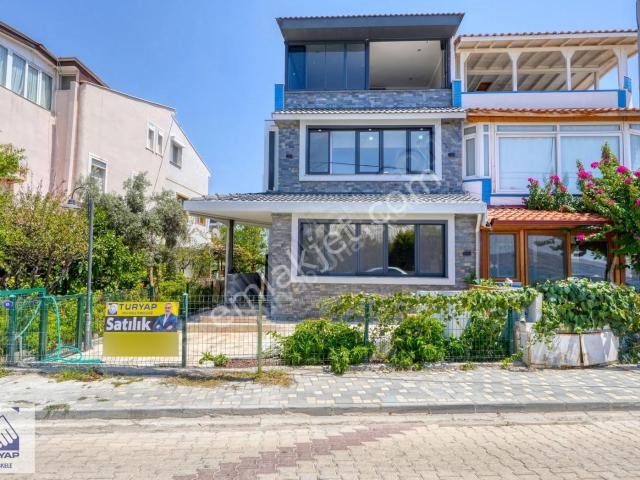 Kalabak Mahallesi, Urla içerisinde satılık Villa