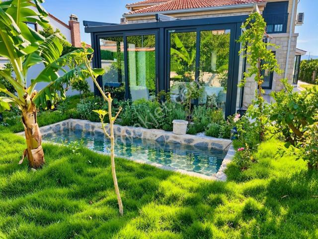 Kuşçular Mahallesi, Urla içerisinde kiralık Villa