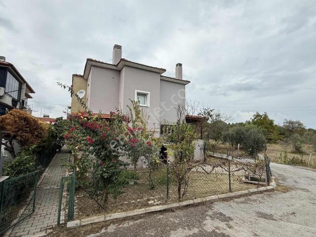 Rüstem Mahallesi, Urla içerisinde kiralık Villa