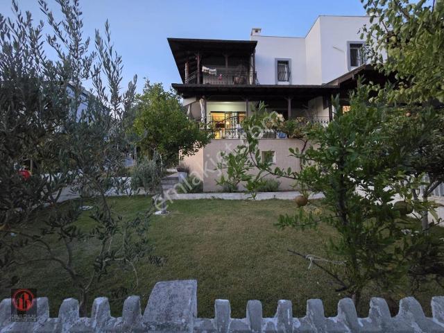 Urla, İzmir içerisinde satılık Villa