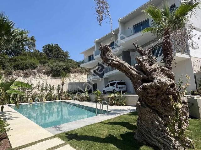 M.Fevzi Çakmak Mahallesi, Urla içerisinde satılık Villa