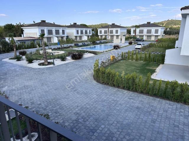 Torasan Mahallesi, Urla içerisinde satılık Villa
