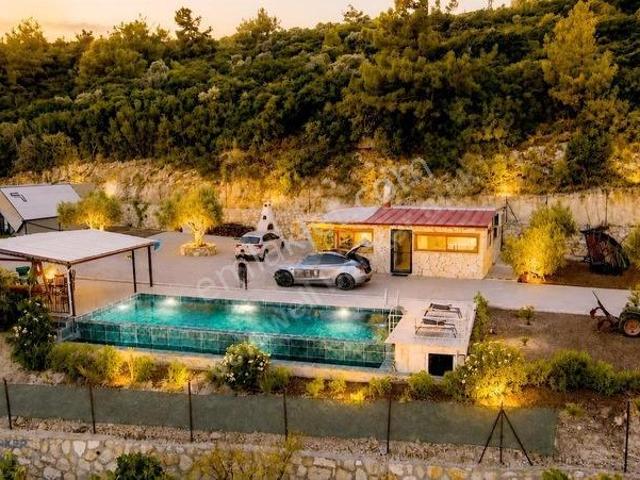 Urla, İzmir içerisinde satılık Villa