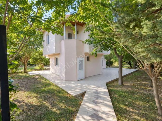 Yenikent Mahallesi, Urla içerisinde satılık Villa