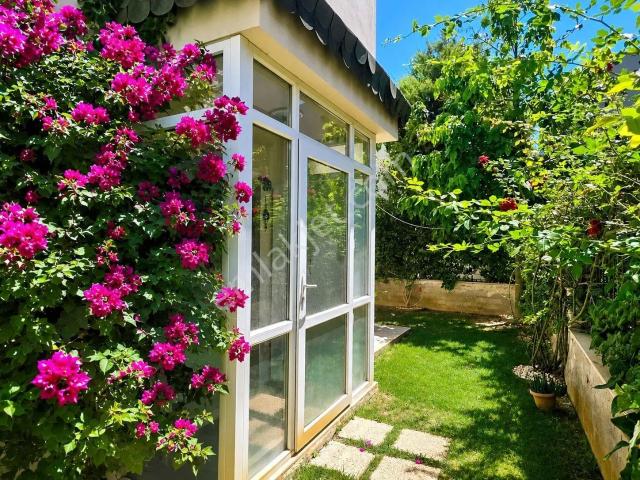 Urla, İzmir içerisinde satılık Villa