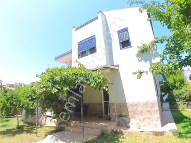 Özbek Mahallesi, Urla içerisinde satılık Villa