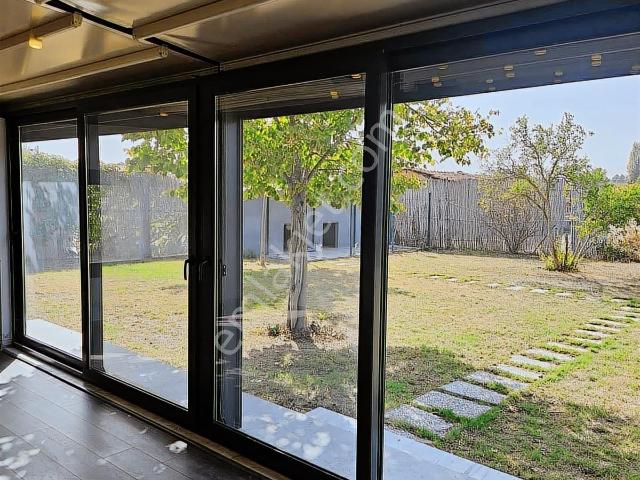 Sıra Mahallesi, Urla içerisinde kiralık Villa