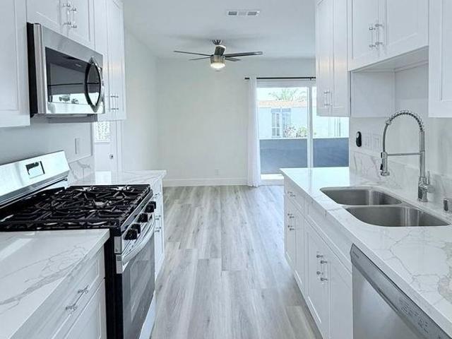 Apartment for rent in Canoga Park, California