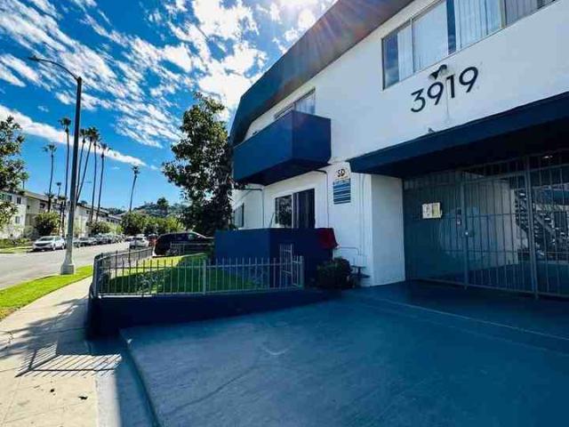 Apartment for rent in Canoga Park, California