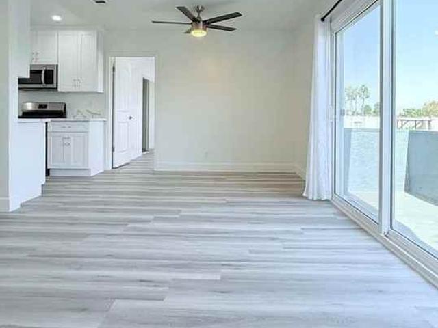 Apartment for rent in Canoga Park, California