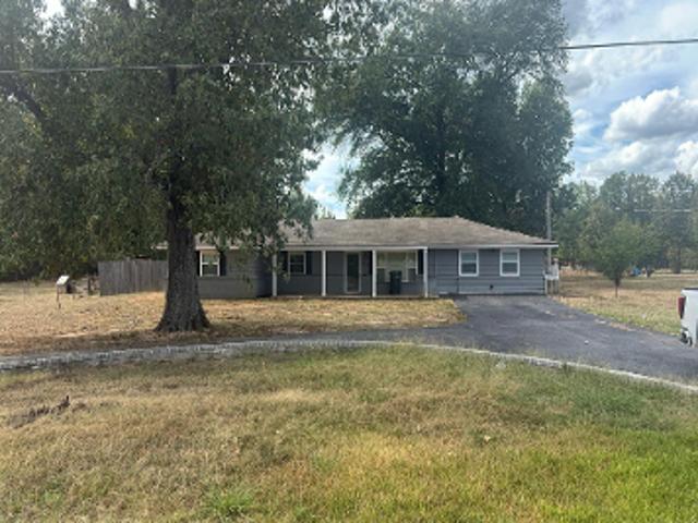 House for sale in Warren, Bradley County