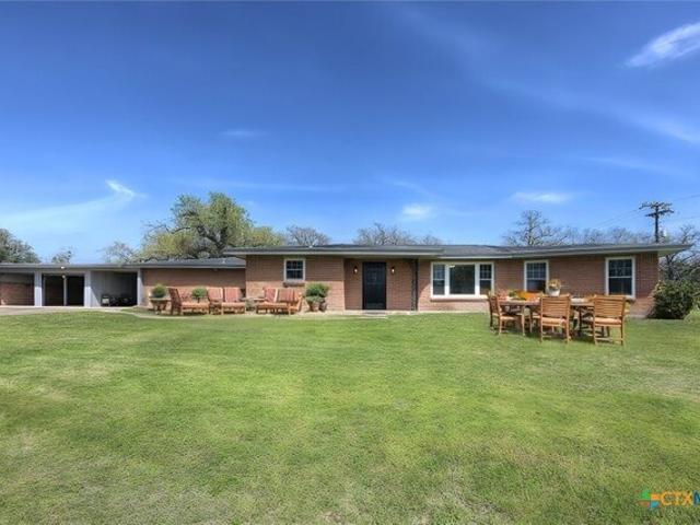 House for sale in Gonzales