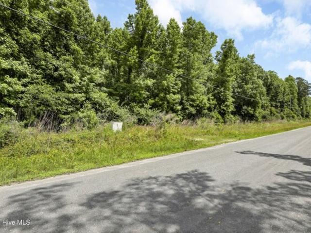 Land for sale in Burgaw, North Carolina