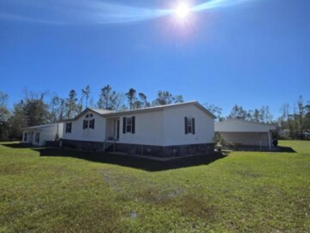 House for sale in Lee