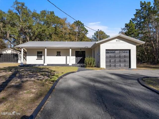 House for sale in Interlachen
