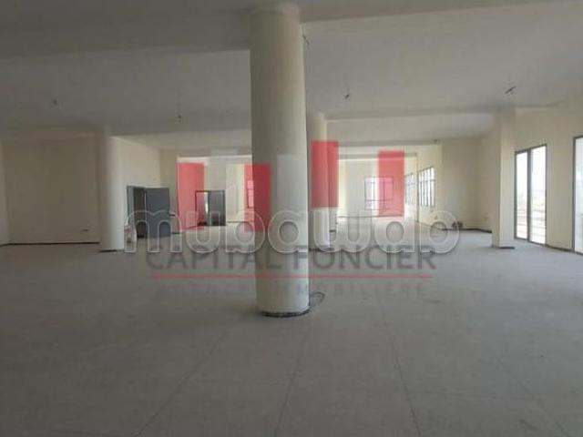 Local commercial location à Anfa, Gharb-Chrarda-Beni Hssen