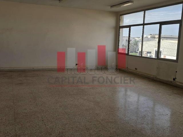 Local commercial location à Anfa, Gharb-Chrarda-Beni Hssen