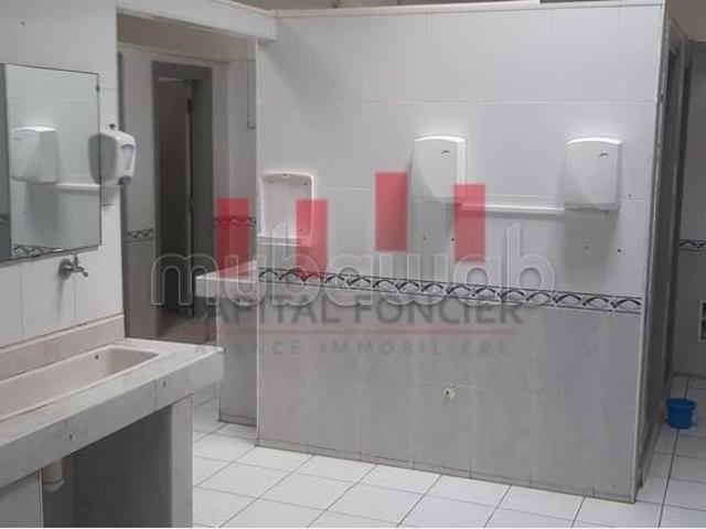 Local commercial location à Anfa, Gharb-Chrarda-Beni Hssen