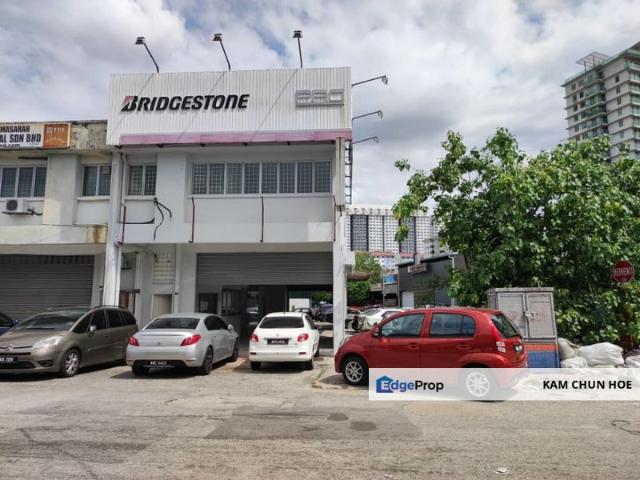 Warehouse for rent in Petaling, Alam Impian
