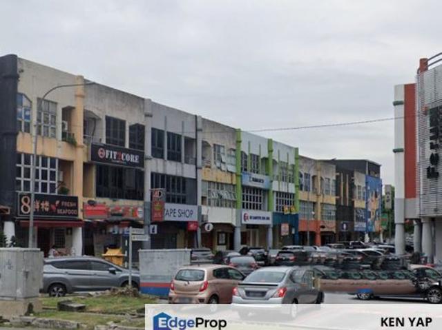 Shop for rent in Petaling Jaya, Petaling