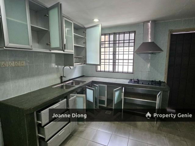 Flat for sale in Petaling, Subang Jaya