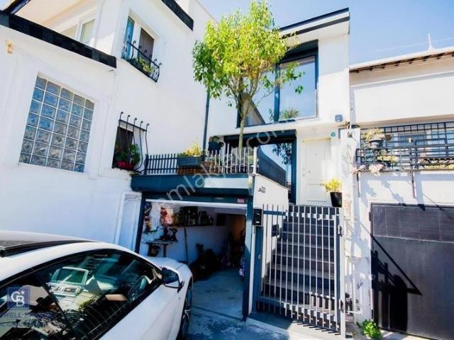Üsküdar, İstanbul içerisinde satılık Villa