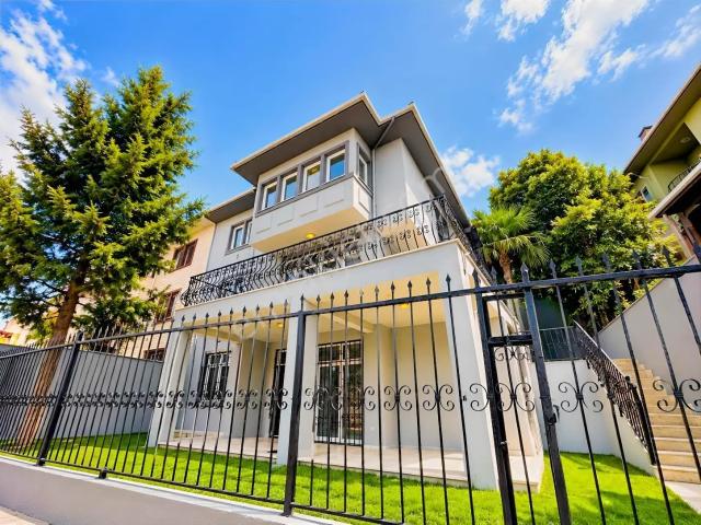Çengelköy Mahallesi, Üsküdar içerisinde satılık Villa