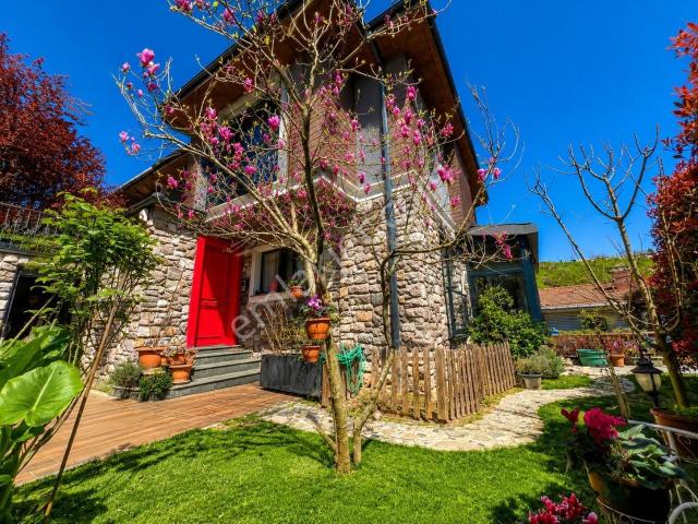 Üsküdar, İstanbul içerisinde satılık Villa