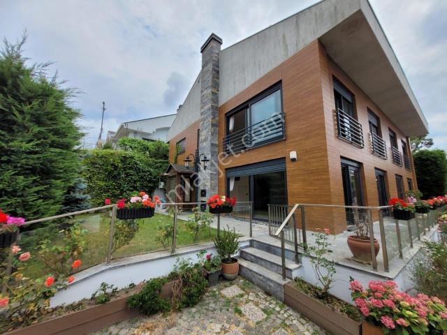 Sariyer, Zekeriyaköy Mahallesi içerisinde satılık Villa