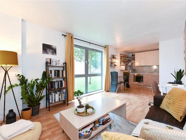 Apartment for rent in London Borough of Lewisham, Deptford