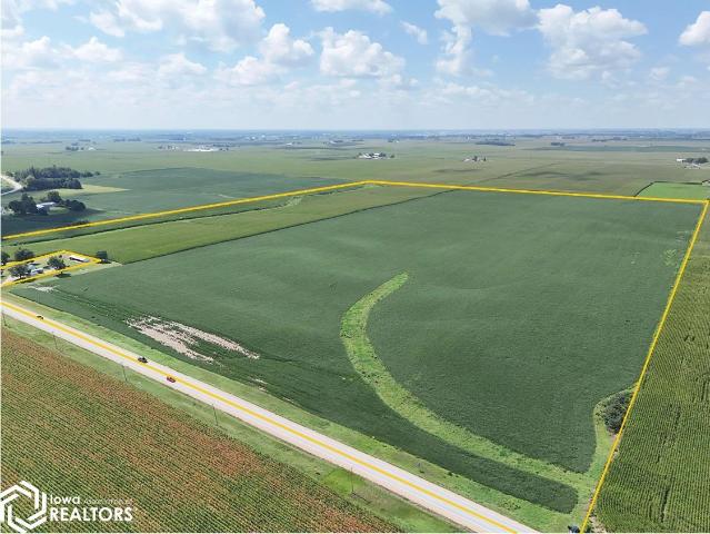 Farm for sale in Eldridge, Iowa