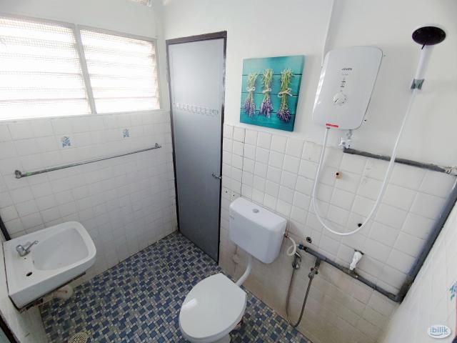 Room for rent in Petaling, Damansara Damai