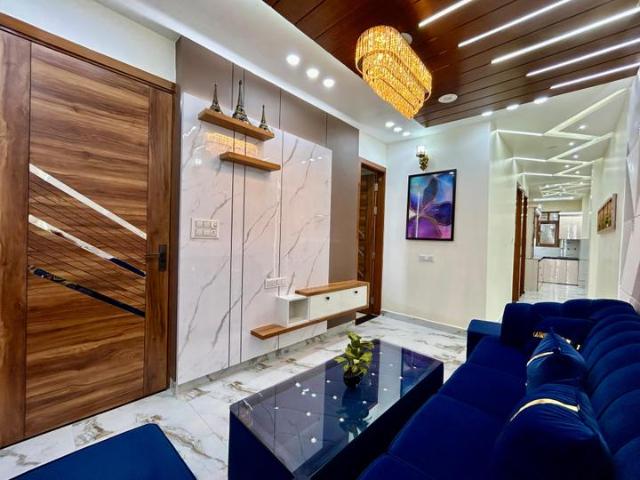 Flat for sale in West Delhi, Deri