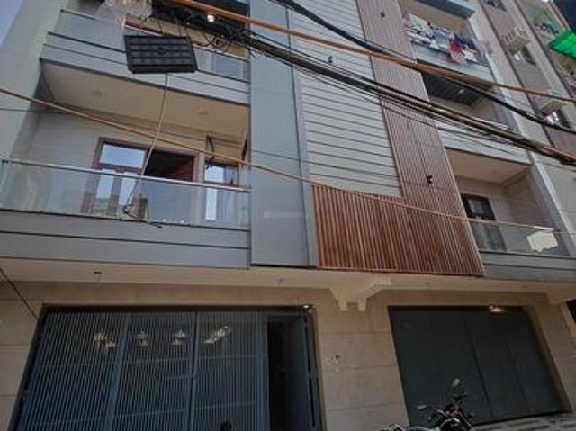 Flat for sale in West Delhi, Deri