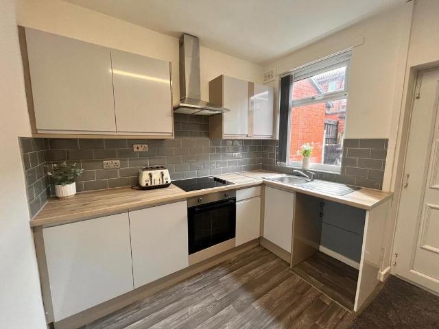 House for rent in Brownlow Fold, Lee Bank