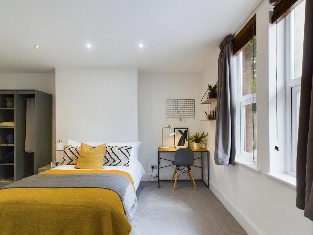 Room for rent in New Normanton, East Midlands