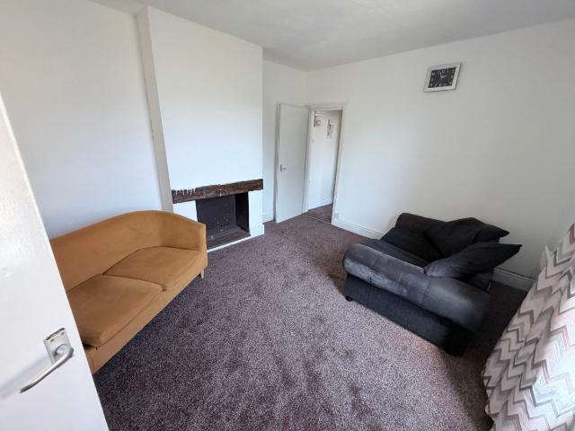 Studio for rent in Littleover, East Midlands