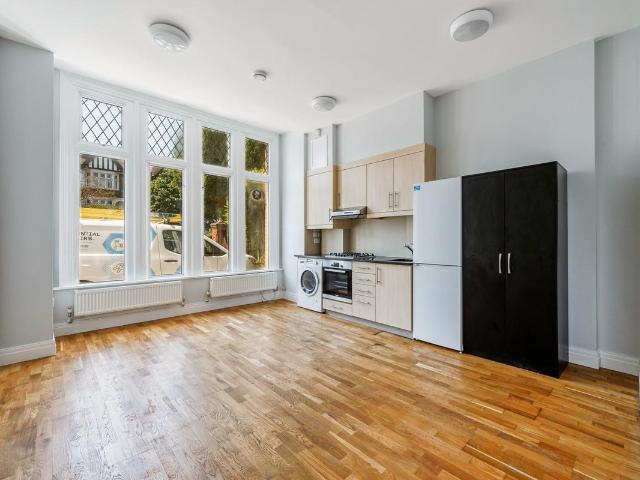 Studio for rent in London Borough of Ealing, Greater London