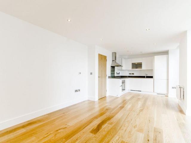 House for rent in London Borough of Ealing, Greater London