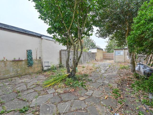House for rent in London Borough of Hounslow, Greater London