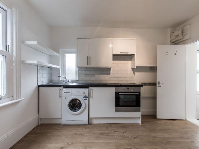 Studio for rent in Hampton Hill, Greater London