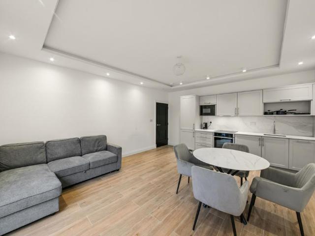 House for rent in London Borough of Ealing, Hanwell
