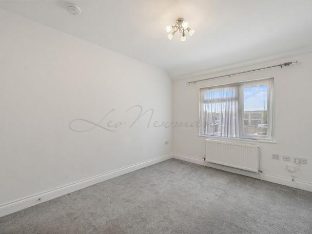 Apartment for rent in Yeading, Greater London
