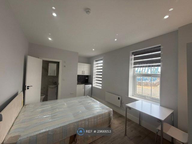 Studio for rent in Greater London